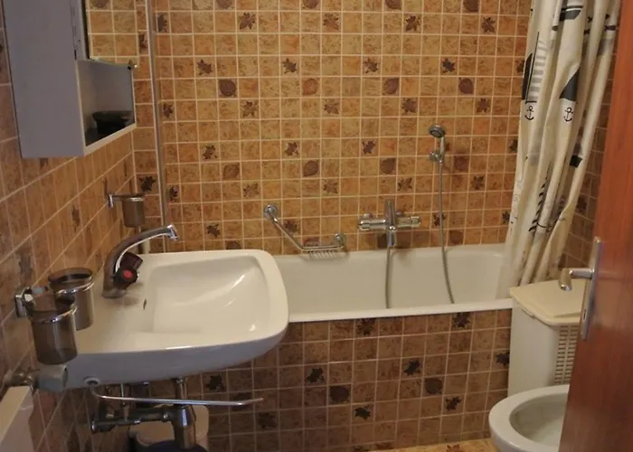 Rond-point Apt- 17 By Interhome كرانز مونتانا